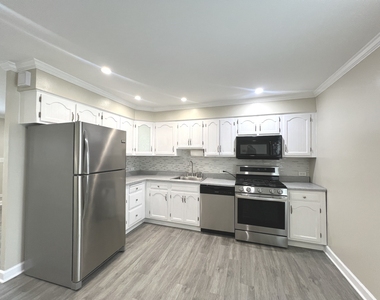 206 Raupp Boulevard - Photo Thumbnail 2