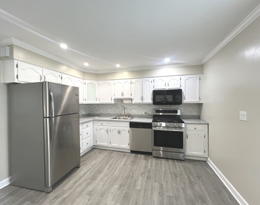 206 Raupp Boulevard - Photo Thumbnail 5
