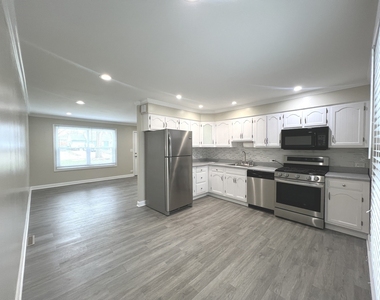 206 Raupp Boulevard - Photo Thumbnail 4