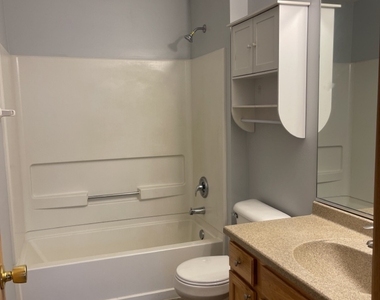 1517 Silverstone Drive - Photo Thumbnail 12