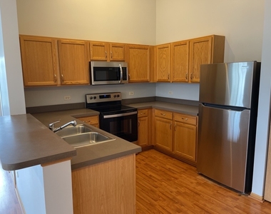 1517 Silverstone Drive - Photo Thumbnail 8