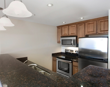 1 Renaissance Place - Photo Thumbnail 4