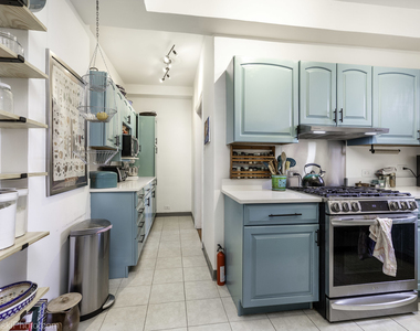 5000 S Cornell Avenue - Photo Thumbnail 11