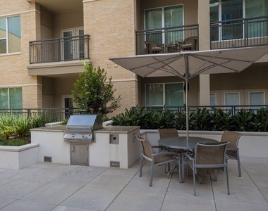 2111 Westheimer Road - Photo Thumbnail 6