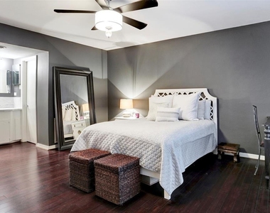 3401 Timmons Lane - Photo Thumbnail 10
