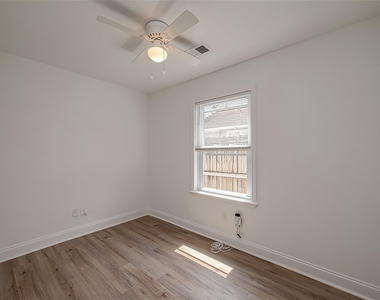 915 Adele Street - Photo Thumbnail 9