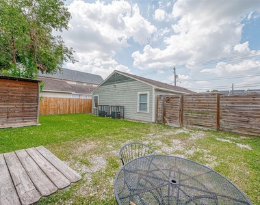 915 Adele Street - Photo Thumbnail 11