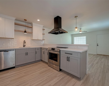 915 Adele Street - Photo Thumbnail 22