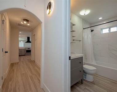 915 Adele Street - Photo Thumbnail 4