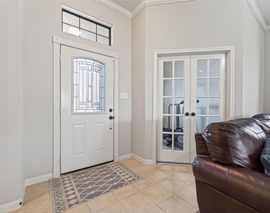 118 Snug Harbor Drive - Photo Thumbnail 3