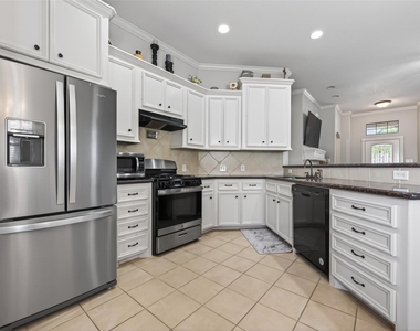 118 Snug Harbor Drive - Photo Thumbnail 13