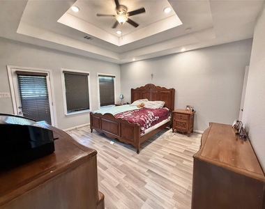 17501 Deer Creek Drive - Photo Thumbnail 9