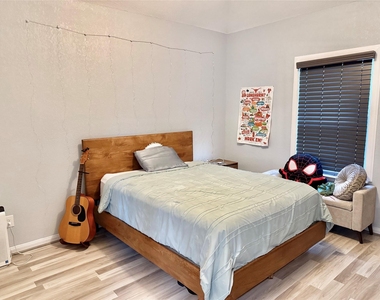 17501 Deer Creek Drive - Photo Thumbnail 8