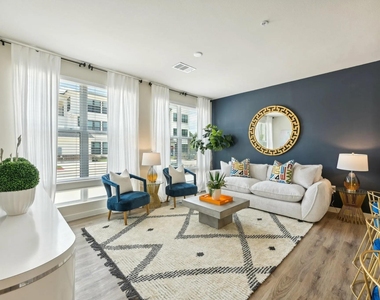 1800 Central Pine Street - Photo Thumbnail 7