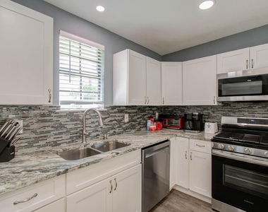 3330 Kelton Street - Photo Thumbnail 15