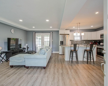3330 Kelton Street - Photo Thumbnail 7