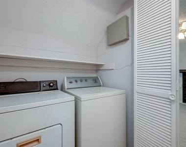 2915 Windchase Boulevard - Photo Thumbnail 31