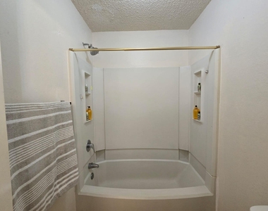 2915 Windchase Boulevard - Photo Thumbnail 27