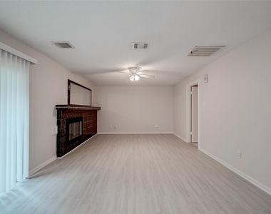 2915 Windchase Boulevard - Photo Thumbnail 8