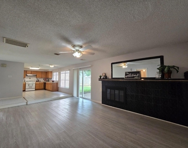 2915 Windchase Boulevard - Photo Thumbnail 9
