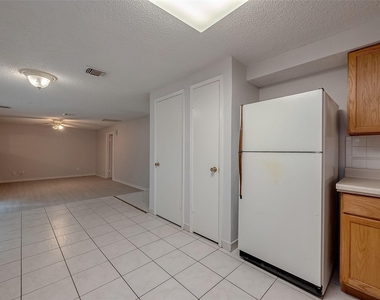 2915 Windchase Boulevard - Photo Thumbnail 13