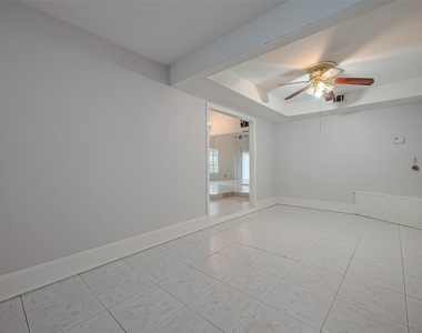 2915 Windchase Boulevard - Photo Thumbnail 12