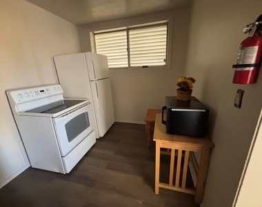 928 Main Street - Photo Thumbnail 6