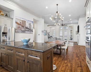 1521 Oakdale Street - Photo Thumbnail 15