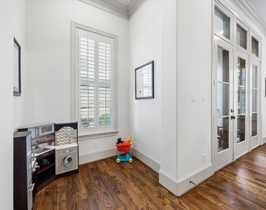 1521 Oakdale Street - Photo Thumbnail 20