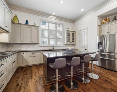 1521 Oakdale Street - Photo Thumbnail 8