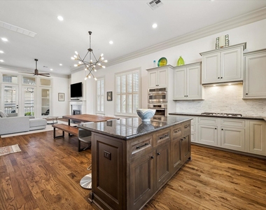 1521 Oakdale Street - Photo Thumbnail 14