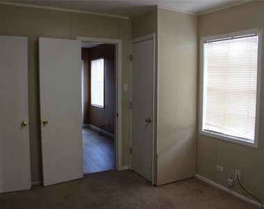 622 S Hancock Street - Photo Thumbnail 10