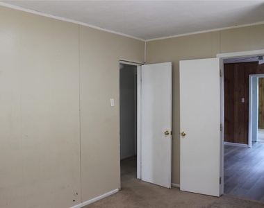 622 S Hancock Street - Photo Thumbnail 9