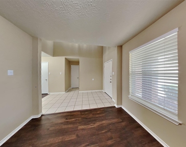 8030 Echinacea Drive - Photo Thumbnail 18