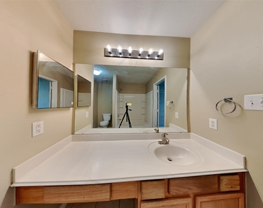 8030 Echinacea Drive - Photo Thumbnail 9