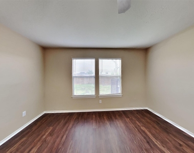 8030 Echinacea Drive - Photo Thumbnail 7