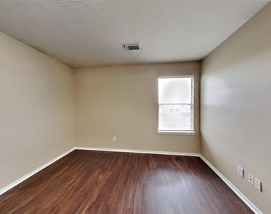 8030 Echinacea Drive - Photo Thumbnail 11