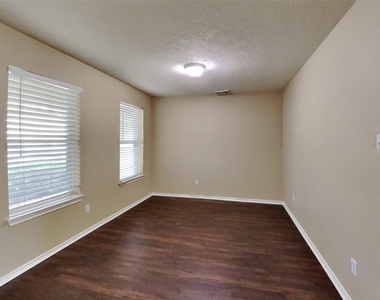 8030 Echinacea Drive - Photo Thumbnail 6