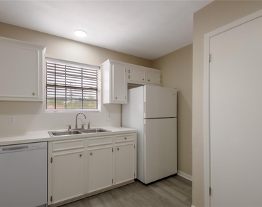 600 Palm Street - Photo Thumbnail 10