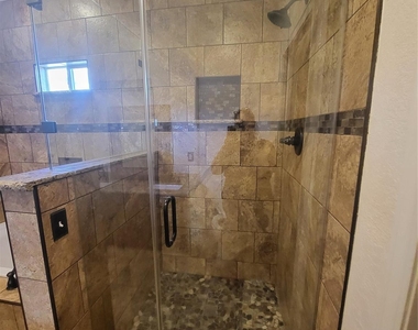 1904 Kansas Street - Photo Thumbnail 15