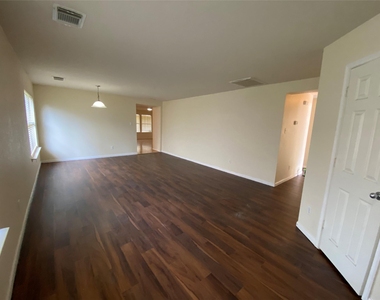 19510 Remington Martin Drive - Photo Thumbnail 4