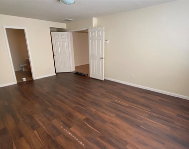 19510 Remington Martin Drive - Photo Thumbnail 11