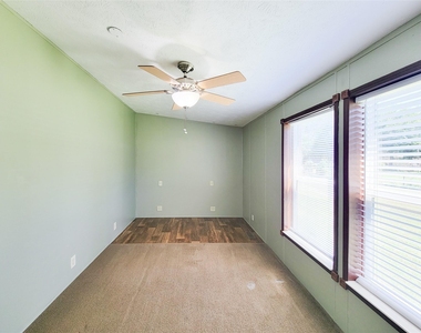 26806 N Marek Lane - Photo Thumbnail 23