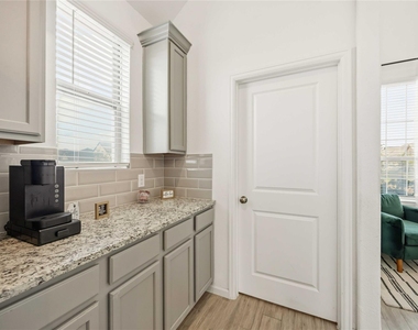 4238 Redford Valley Road - Photo Thumbnail 10