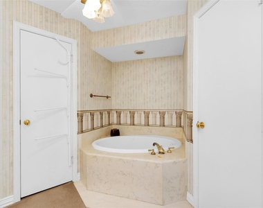 11634 Southlake Drive - Photo Thumbnail 20