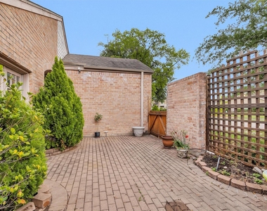 11634 Southlake Drive - Photo Thumbnail 2