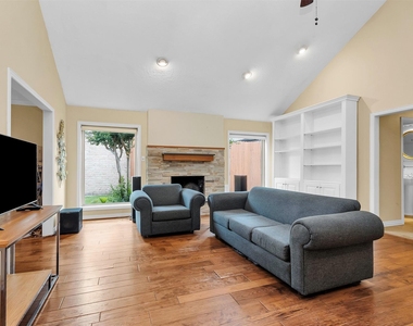 11634 Southlake Drive - Photo Thumbnail 6
