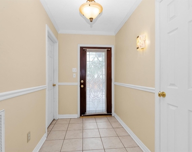 11634 Southlake Drive - Photo Thumbnail 5