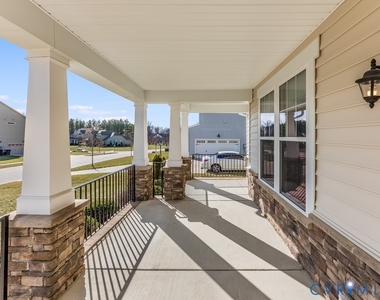 1712 James Overlook Drive - Photo Thumbnail 3