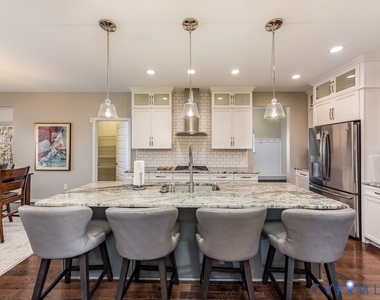 1712 James Overlook Drive - Photo Thumbnail 14